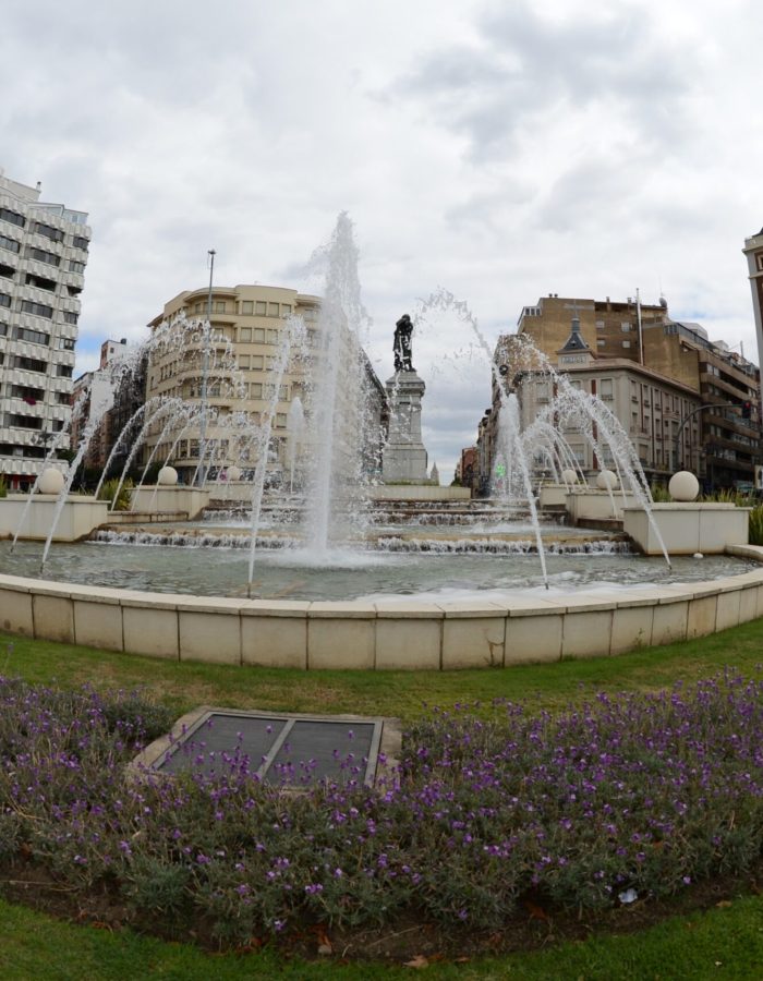 Plaza de Guzman el Bueno