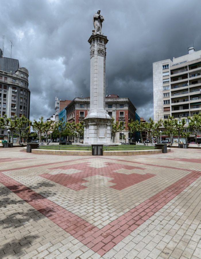 Plaza de la Inmaculada con tormenta