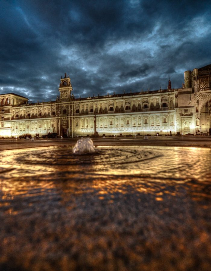 Edificio de San Marcos de noche